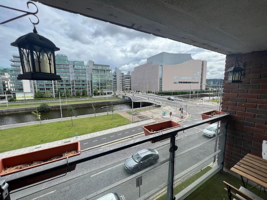 Apartamento Stylish Flat With River View Dublín Exterior foto