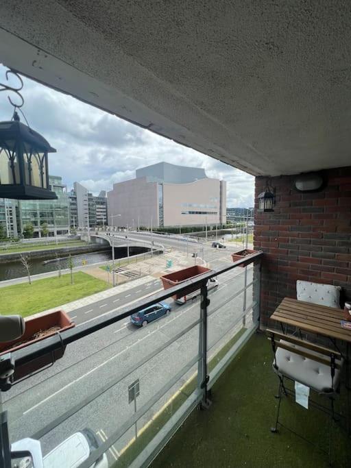 Apartamento Stylish Flat With River View Dublín Exterior foto